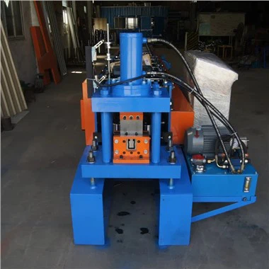 Petit pain de cadre de panneau solaire formant la machine